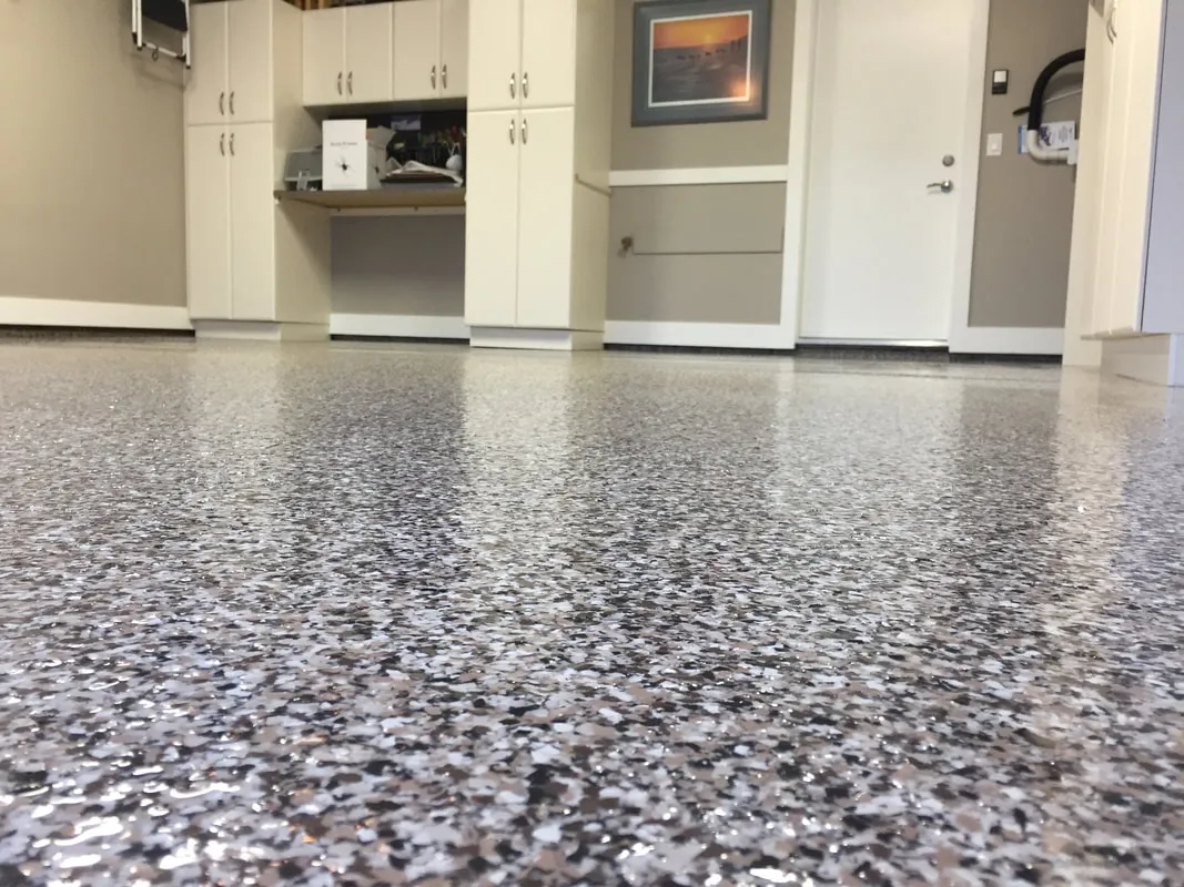 Flake Floor epoxy floor — Custom blend — by LB Epoxy Flooring