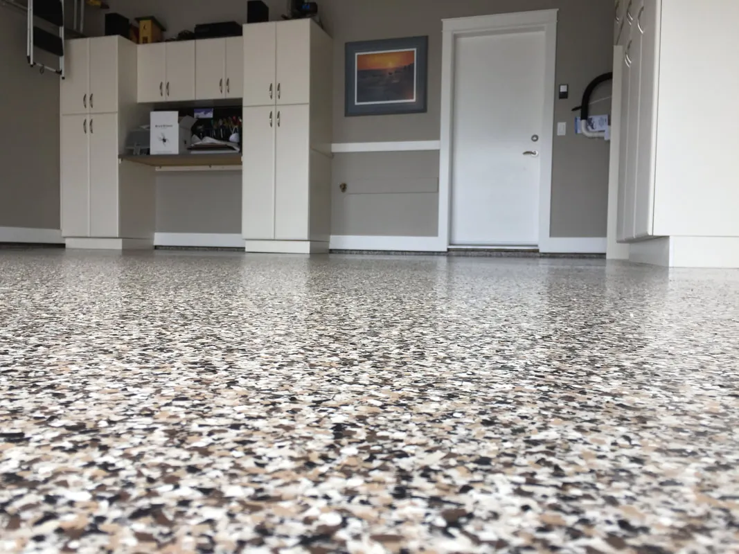 Flake Floor epoxy floor — Custom blend — by LB Epoxy Flooring